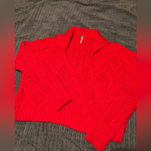 FREE PEOPLE NWOT Traveler Cable Pullover sweater MEDIUM in fiery red - Picture 3 of 6